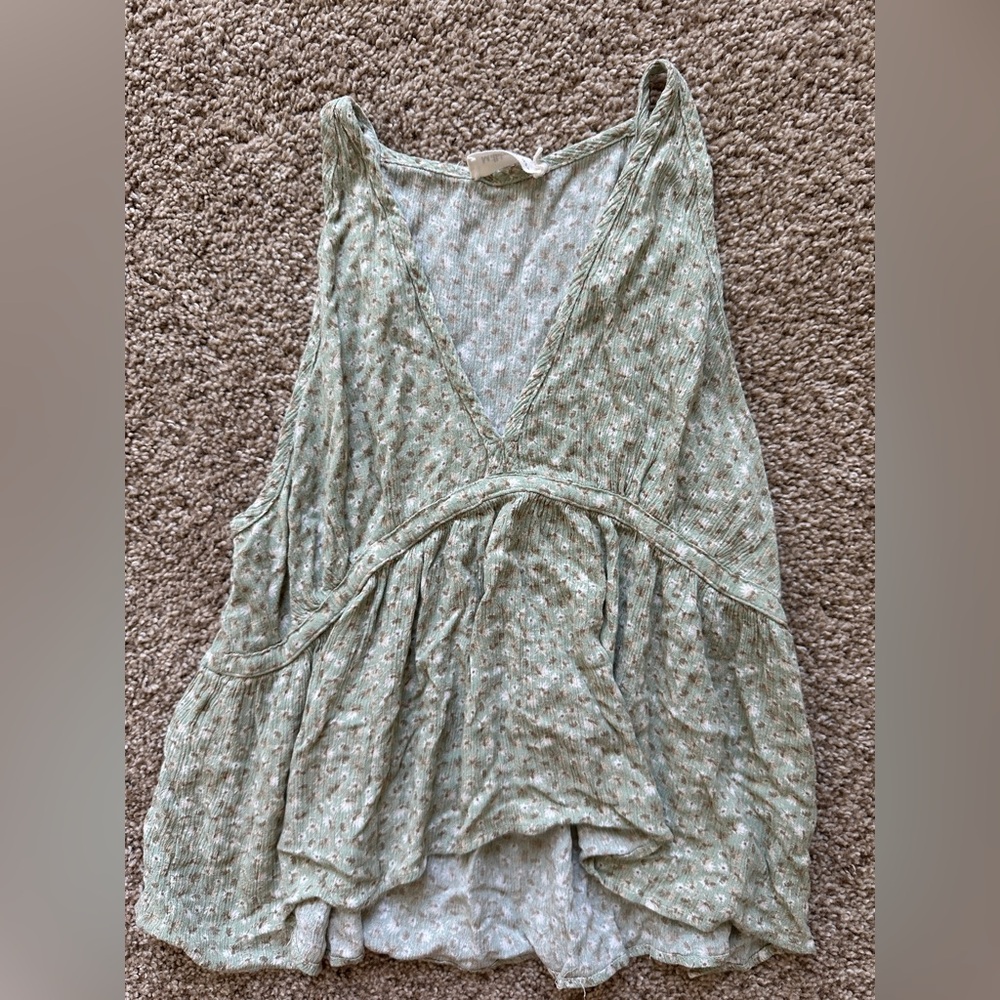 Small floral tank top blouse💛